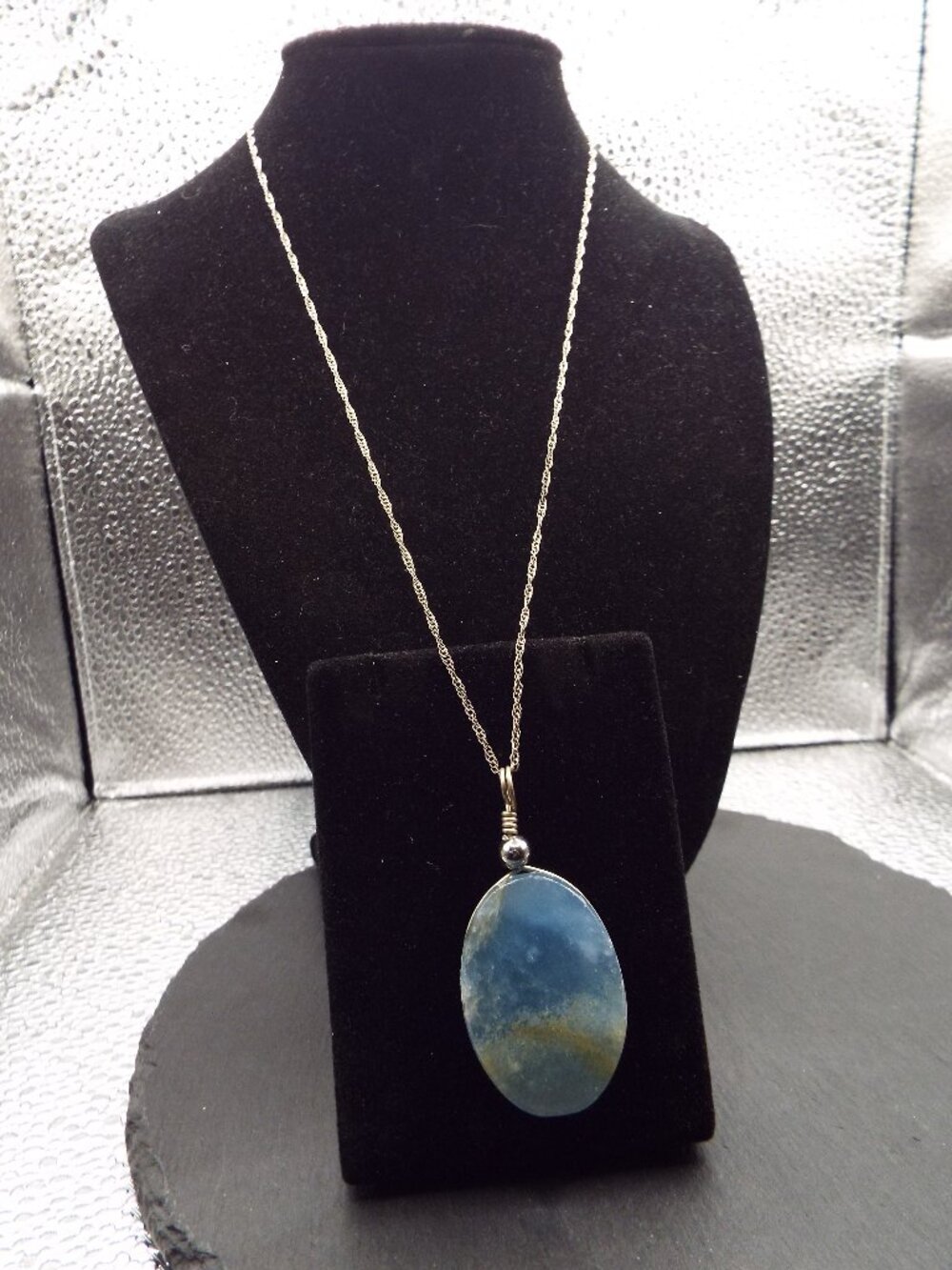 *RARE* RAW AQUAMARINE GEMSTONE 38MM X 25MM OVAL 18KGP CHAIN PENDANT NECKLACE M